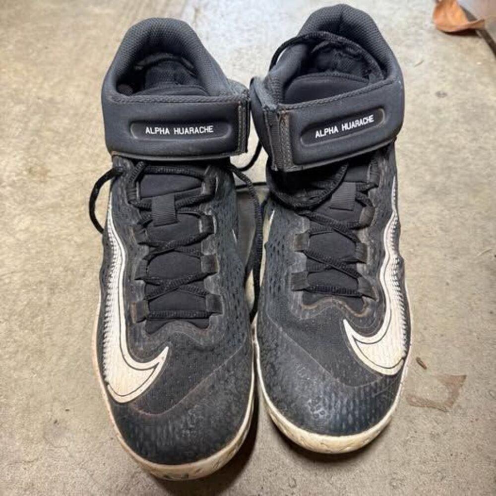 Nike Alpha Huarche size 10 men’s metal cleats